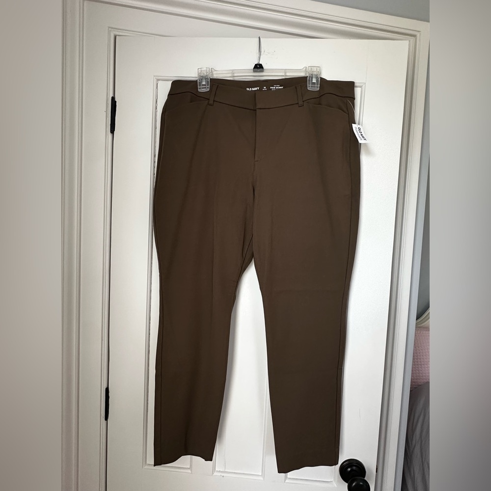 Old Navy Women’s Olive High-Rise Pixie Skinny Pants